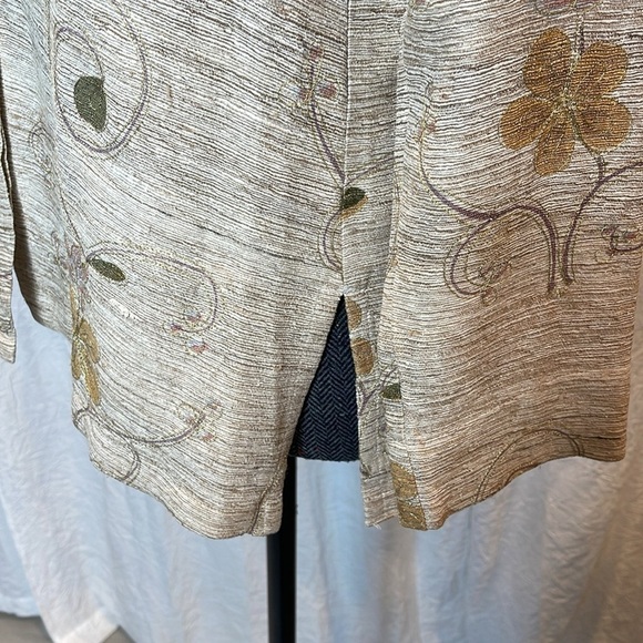 Chicos Design Vintage Enmbroidered 100% Silk Button Down Shirt Size XS/4 - Picture 4 of 6